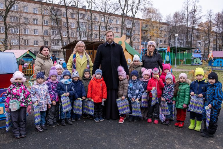 «Согреем детские сердца» в детских садах