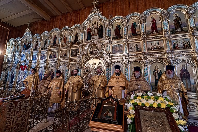 Архиерейское богослужение в Петропавловском храме посёлка Малаховка