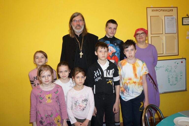 С Пасхальной вестью к детям