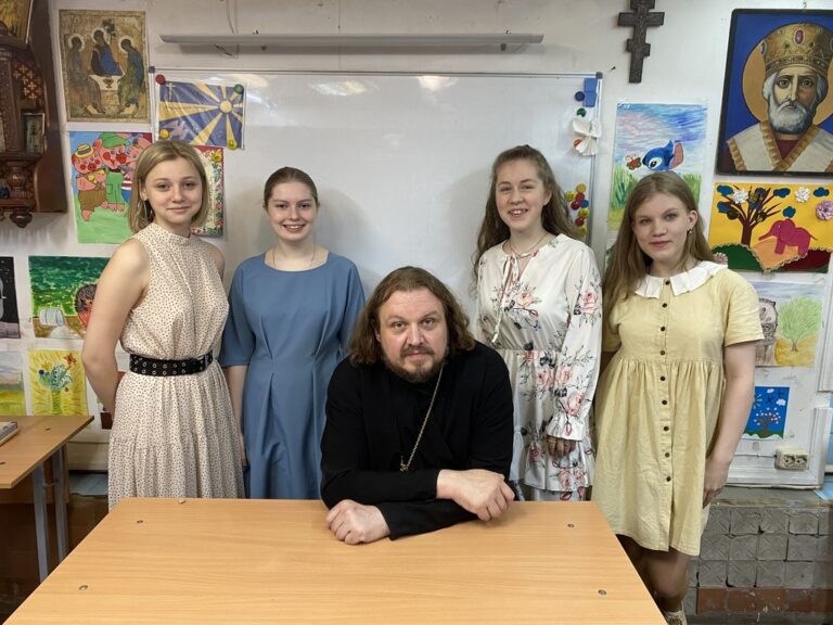 Выпускной в воскресной школе «Надежда»