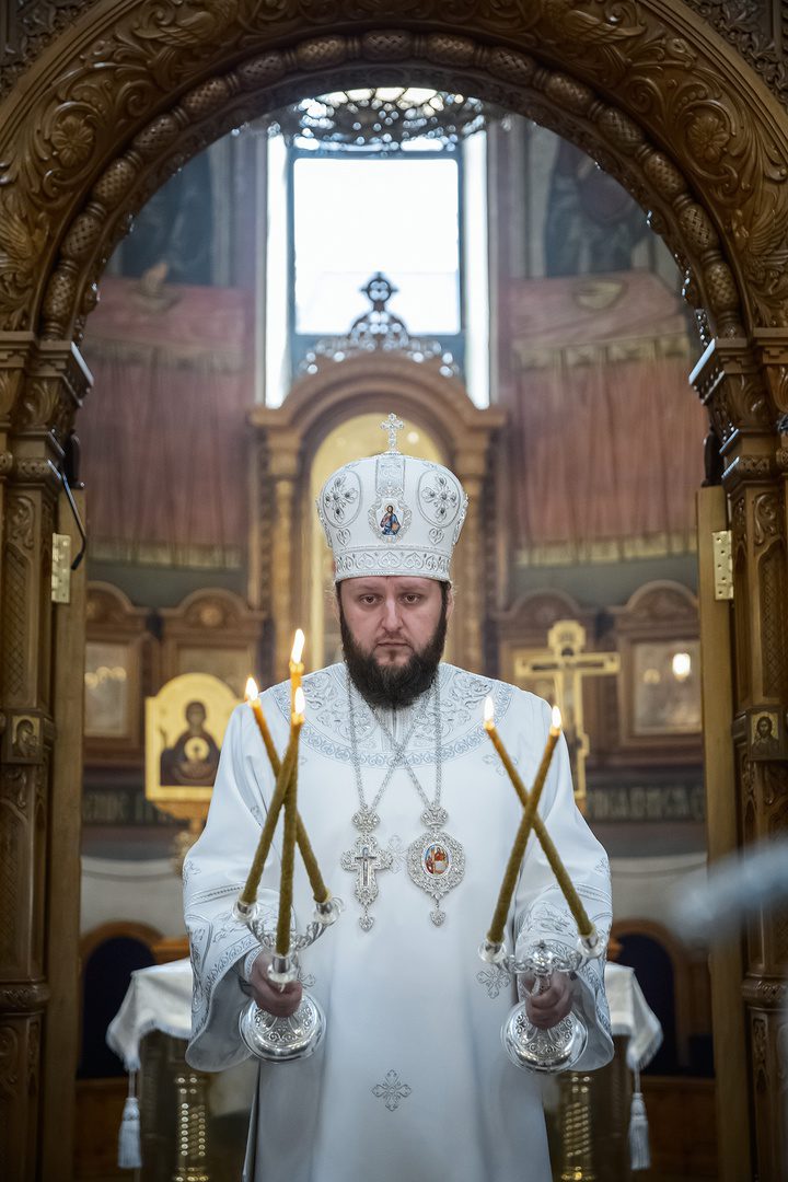 Архиепископ Подольский и Люберецкий Аксий в Преображенском соборе г. Люберцы