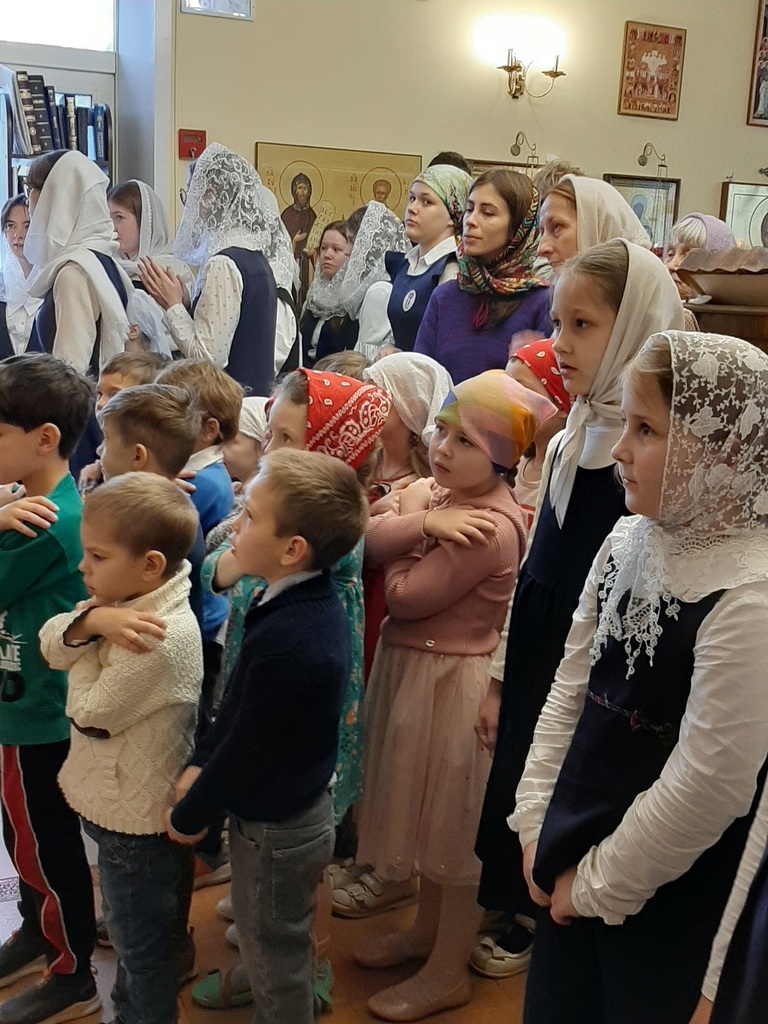 Общешкольная литургия в православной школе «Образ»