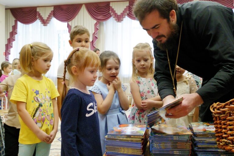 «Согреем детские сердца» в Краскове