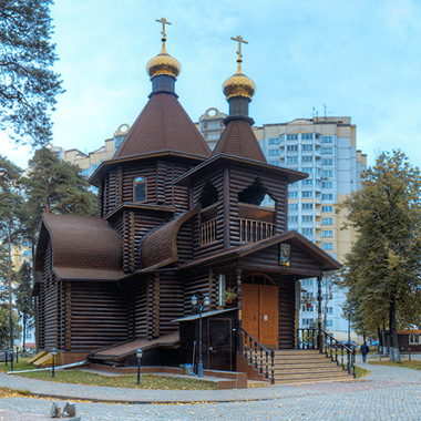 Свято-Троицкий храм в поселке Октябрьский