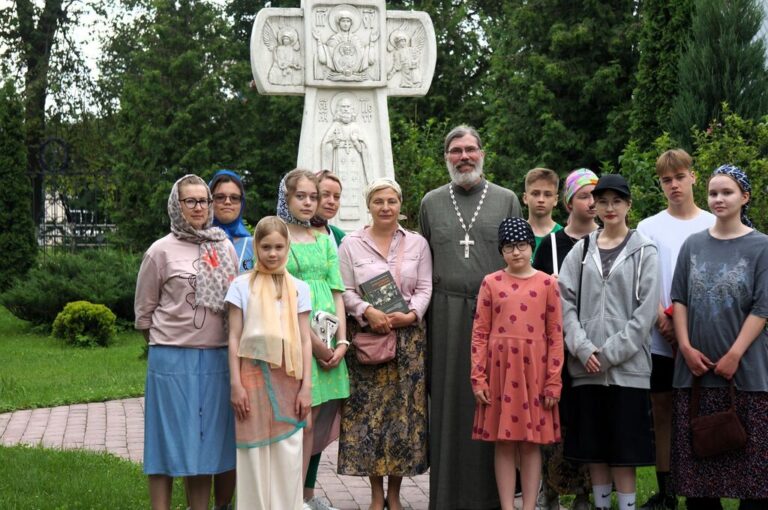 Экскурсия для юные художников в Преображенском храме посёлка Красково