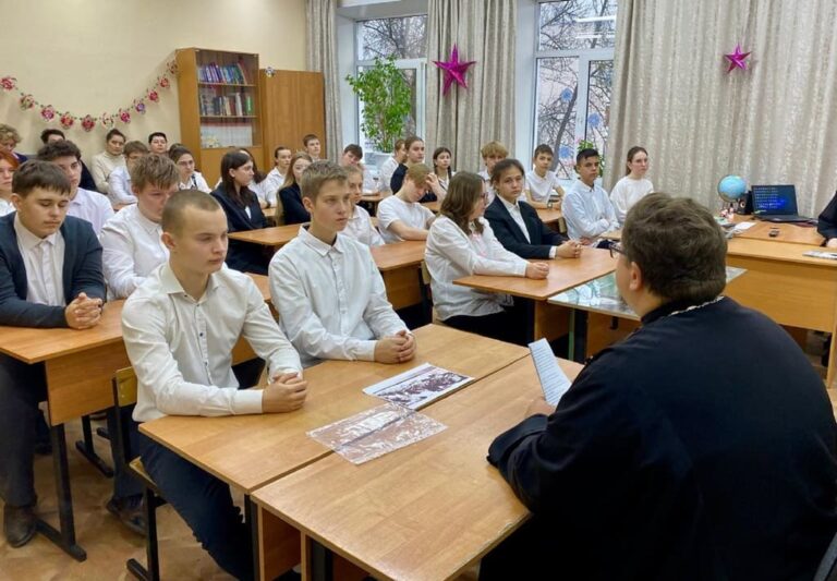 «Диалог со священником» в Лыткарине