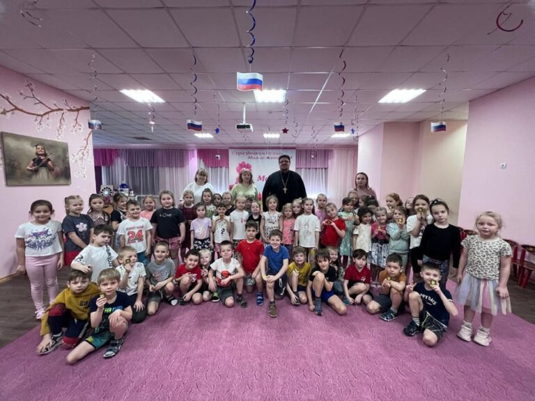 Беседа со священником в детском саду Лыткарина