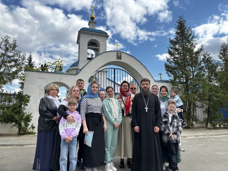 Паломническая поездка Никольского храма деревни Островцы в Гжель