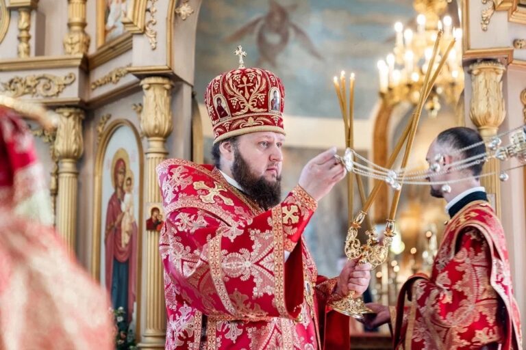 Архиерейское богослужение в Петропавловском храме города Лыткарино
