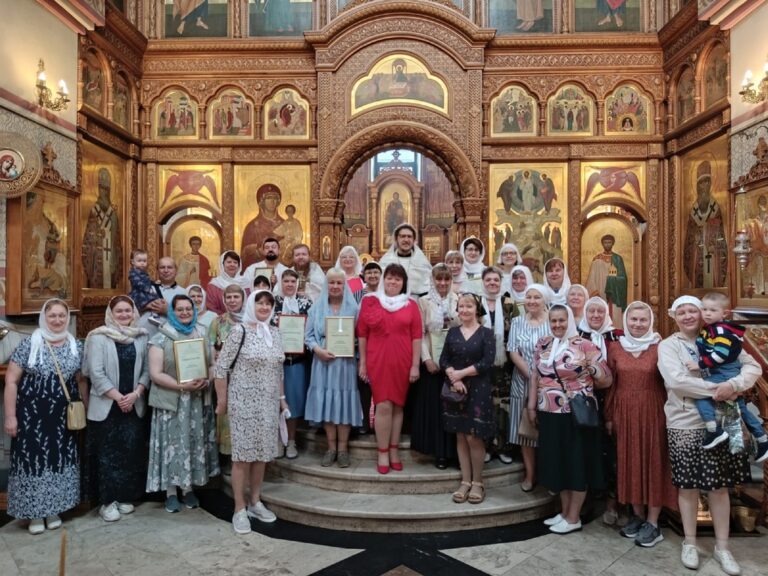 Торжественное окончание Библейско-богословских курсов в Преображенском соборе города Люберцы