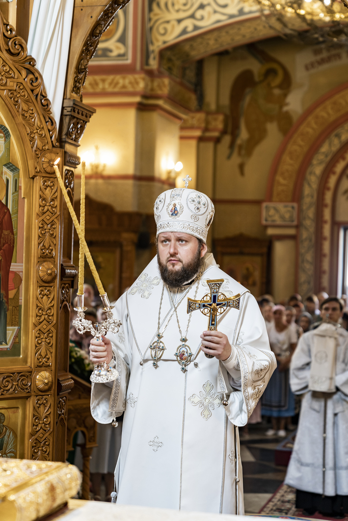 Архиепископ Аксий в Преображенском соборе г. Люберцы