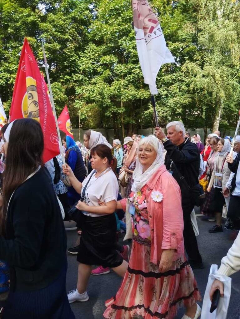 Паломники из Люберецкого благочиния приняли участие в Елисаветинском крестном ходе
