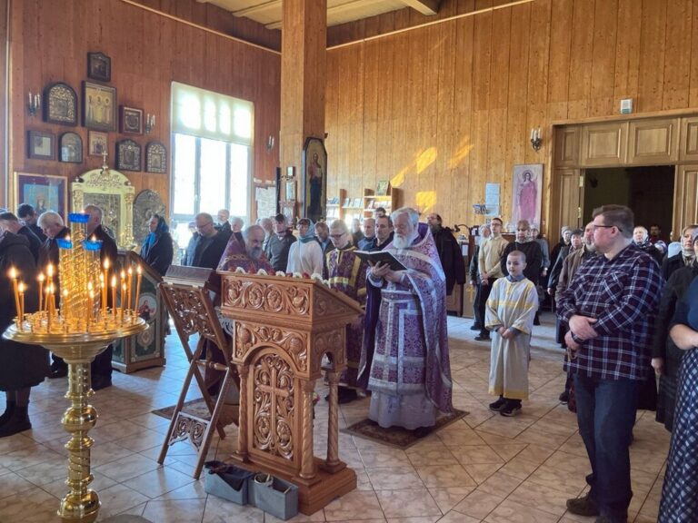 Престольный праздник крестильного храма и День православной книги в посёлке Малаховка