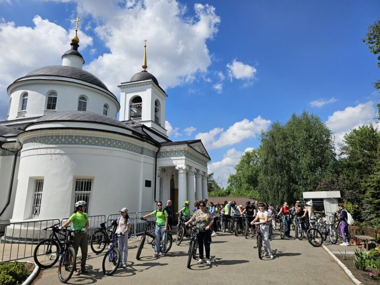 Владимирский храм пос. Красково провёл «Велопарад Победы»