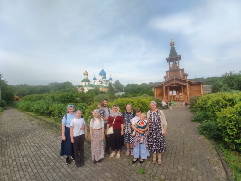 Экскурсия молодежных объединений Петропавловского храма посёлка Малаховка в Николо-Перервинский монастырь города Москвы