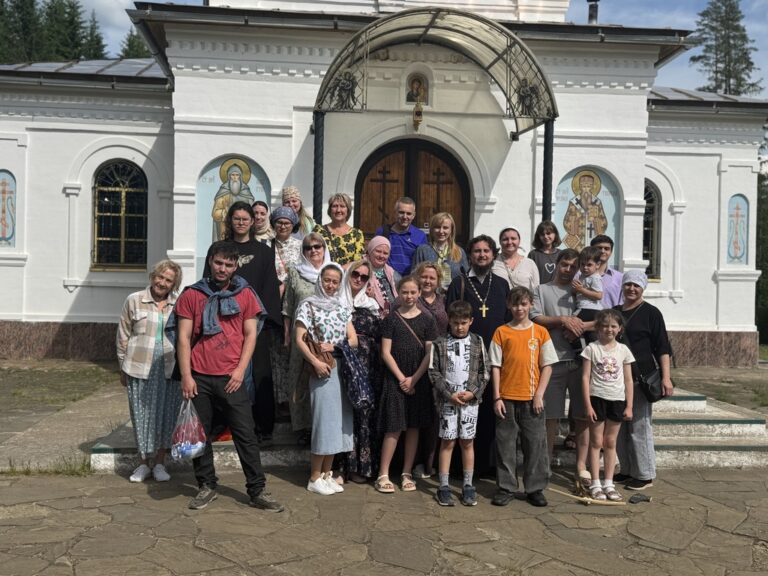 Паломническая поездка прихожан Свято-Троицкого храма посёлка Октябрьского в Нило-Столобенскую пустынь