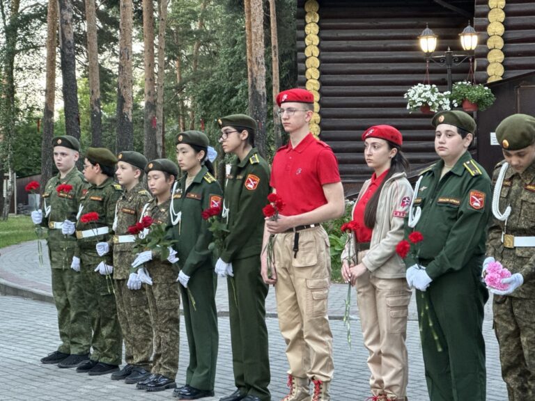 День памяти и скорби в Троицком храме посёлка Октябрьского