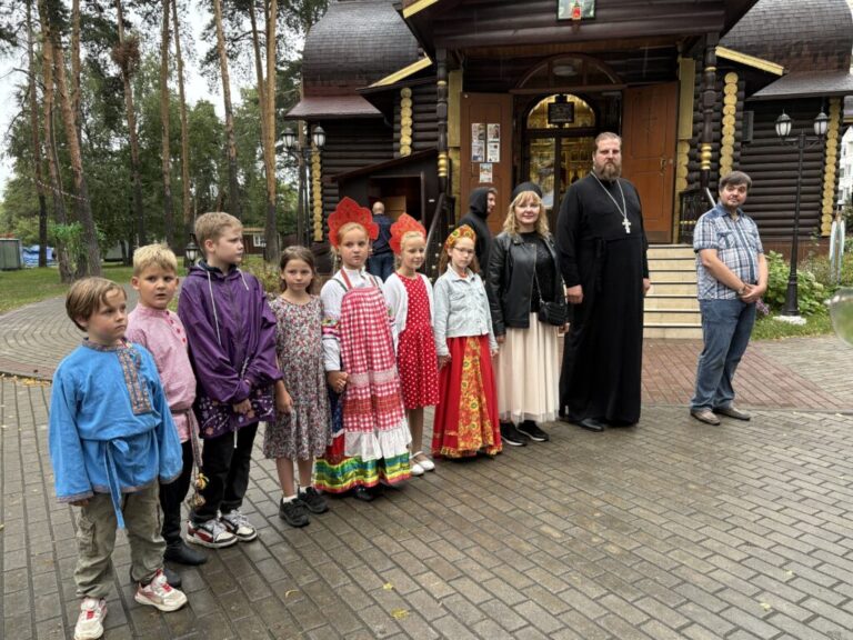 В Свято-Троицком храме пос. Октябрьского состоялось культурно-досуговое мероприятие «Танцевальные вечерки»
