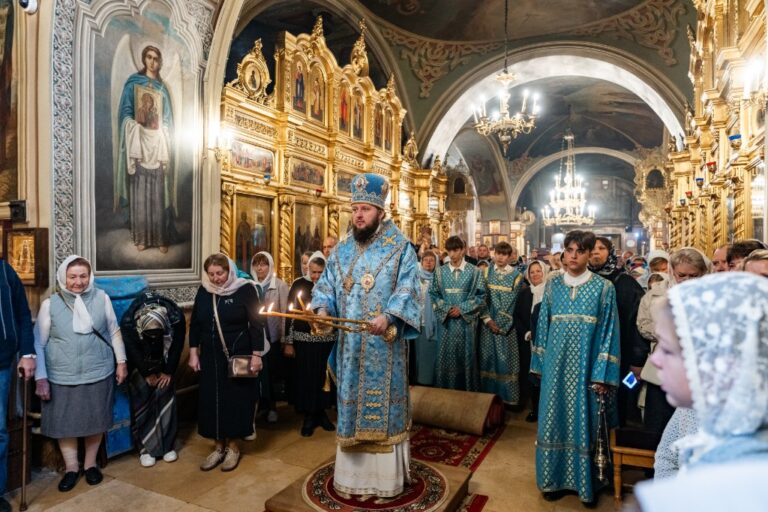 Архиерейское богослужение в храме Рождества Пресвятой Богородицы села Верхнее Мячково