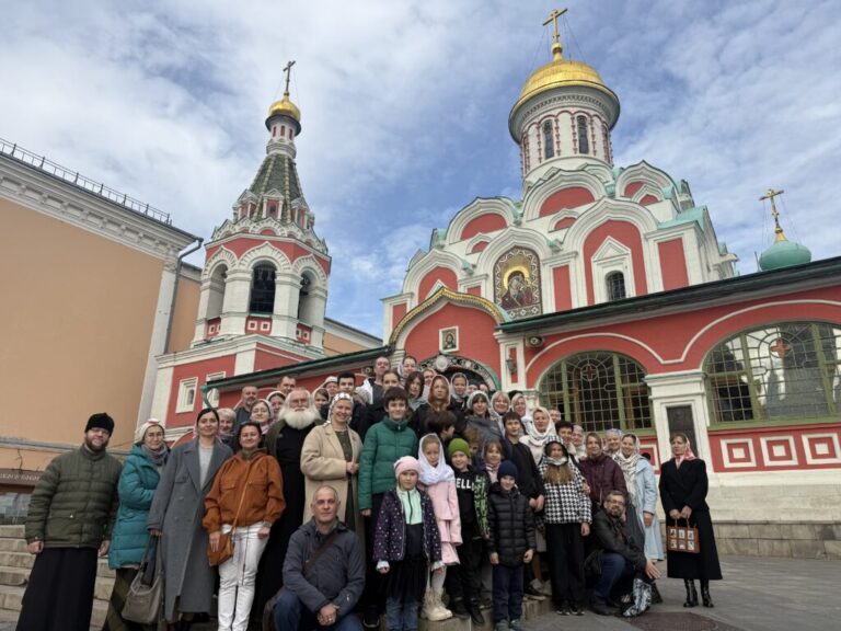 Молебен перед началом учебного года в Казанском соборе на Красной площади