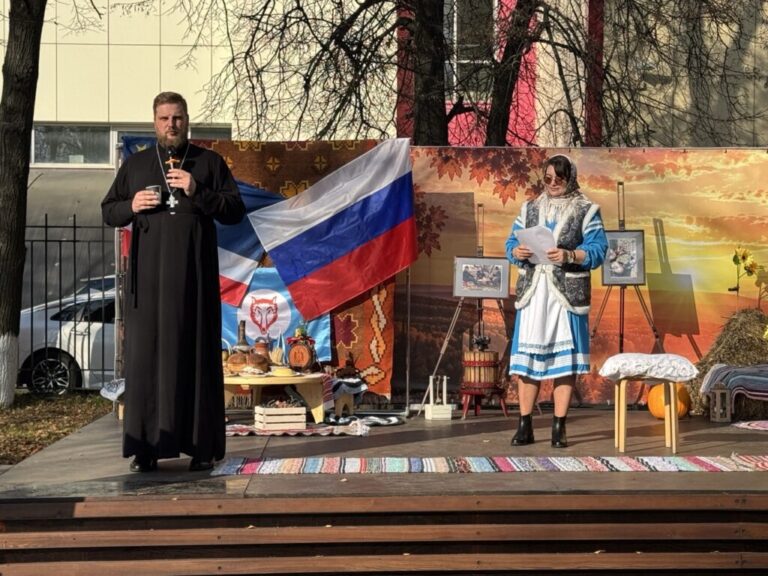 Благотворительный Покровский фестиваль в Свято-Троицком храме посёлка Октябрьского
