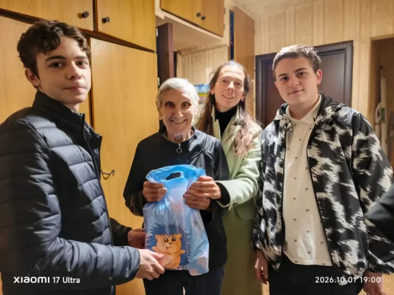 Поздравление пожилых прихожан Никольского храма деревни Островцы с Днём пожилого человека