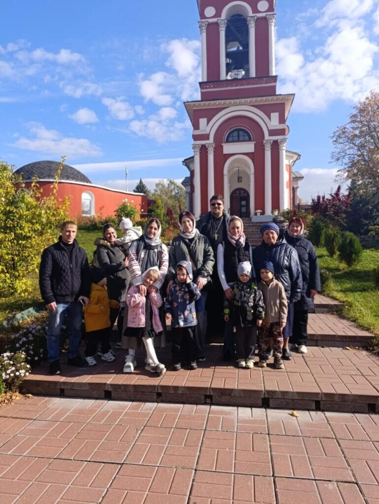 Экскурсия для воспитанников детского сада и их родителей в Петропавловском храме города Лыткарино